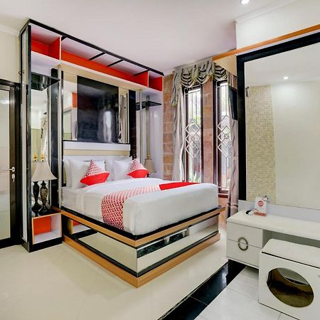 Oyo 90131 Liberty Guest House Sempidi Buitenkant foto