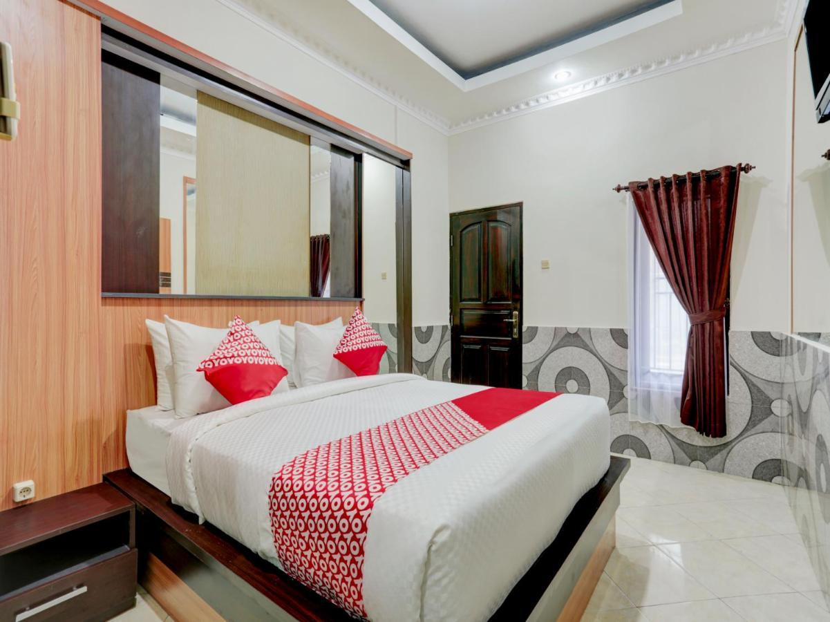 Oyo 90131 Liberty Guest House Sempidi Buitenkant foto