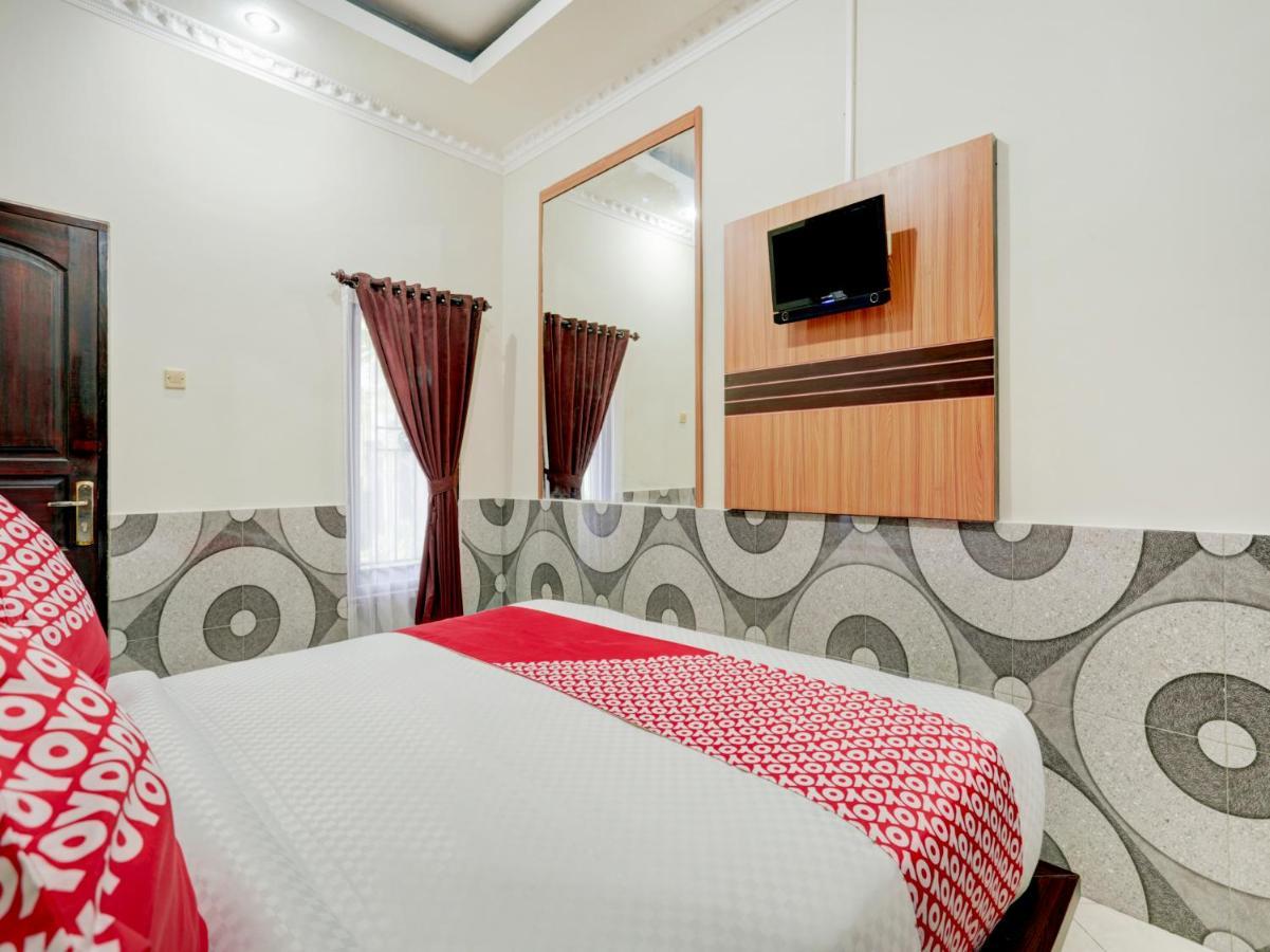 Oyo 90131 Liberty Guest House Sempidi Buitenkant foto