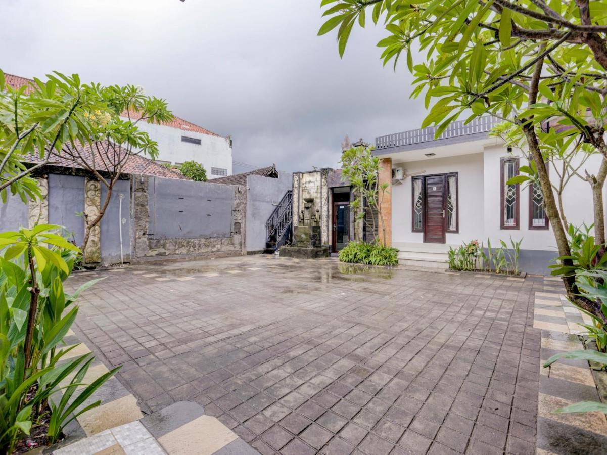 Oyo 90131 Liberty Guest House Sempidi Buitenkant foto